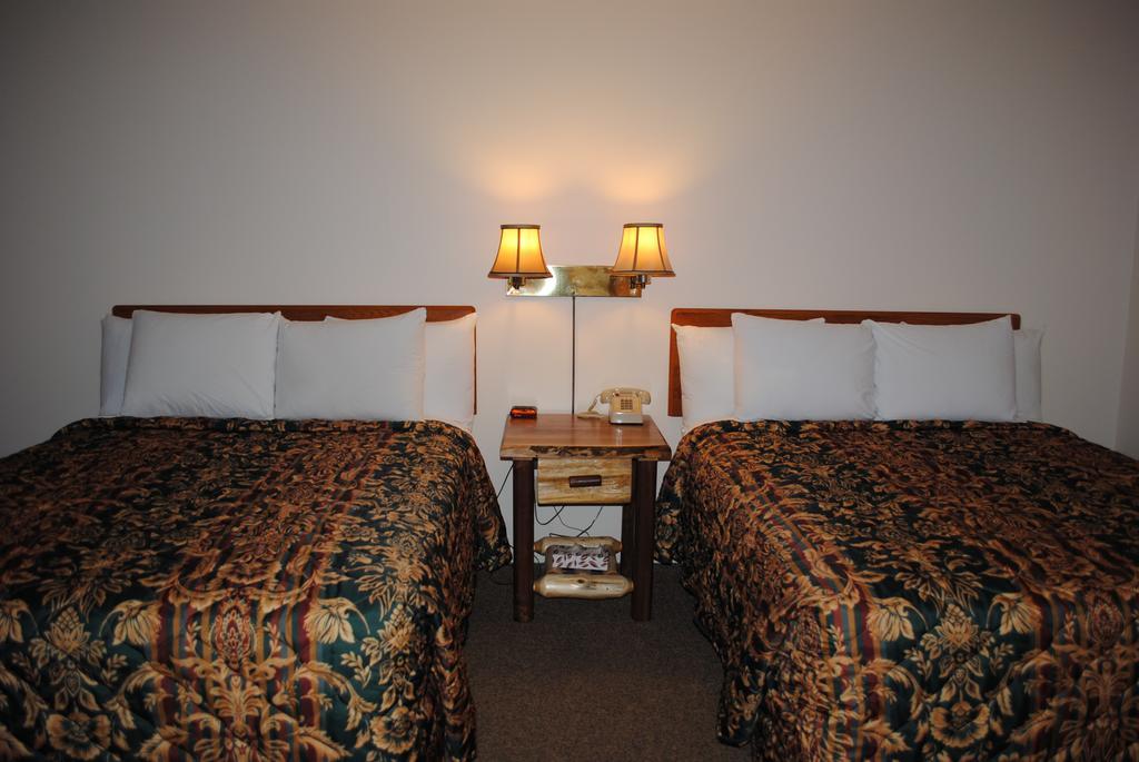 Camp Inn Lodge Oscoda Esterno foto